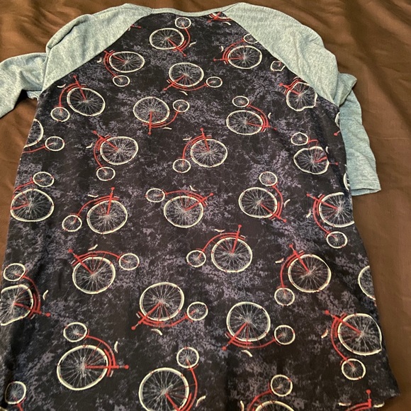 Top - Picture 2 of 4